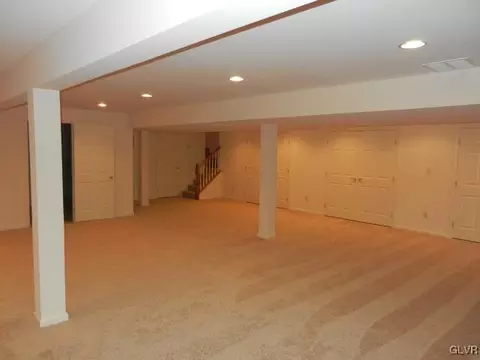1876 Gregory Pl, Hellertown, PA 18055 photo 8
