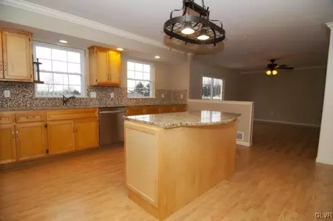 3935 Devonshire Rd, Bethlehem, PA 18020 photo 9