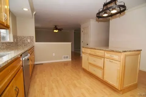 3935 Devonshire Rd, Bethlehem, PA 18020 photo 10