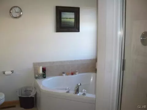 2776 Maefield Rd, Bath, PA 18014 photo 16