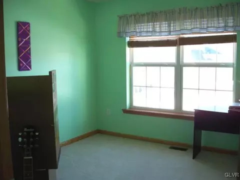 2776 Maefield Rd, Bath, PA 18014 photo 19
