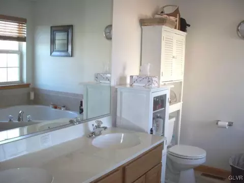 2776 Maefield Rd, Bath, PA 18014 photo 15