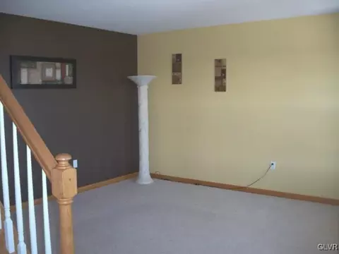 2776 Maefield Rd, Bath, PA 18014 photo 9