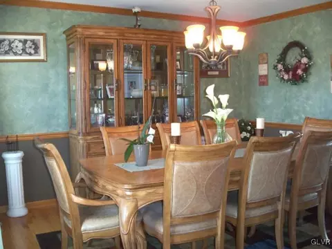 2776 Maefield Rd, Bath, PA 18014 photo 10