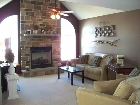 2776 Maefield Rd, Bath, PA 18014 photo 8