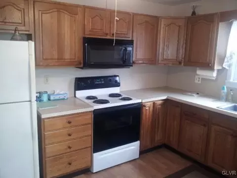 1122 Clearview Rd, Coplay, PA 18037 photo 5