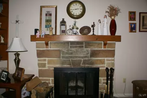 537 E Goepp Cir, Bethlehem, PA 18018 photo 8