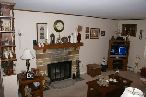 537 E Goepp Cir, Bethlehem, PA 18018 photo 7