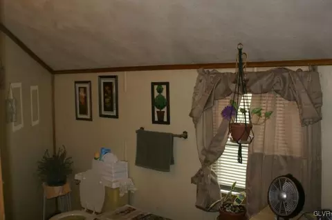 537 E Goepp Cir, Bethlehem, PA 18018 photo 32