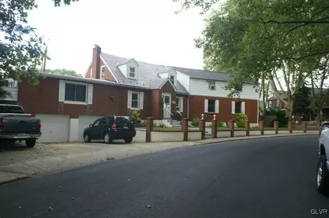 537 E Goepp Cir, Bethlehem, PA 18018 photo 1