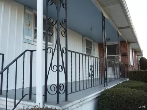 352 E Main St, Bath, PA 18014 photo 6