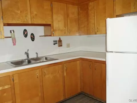 352 E Main St, Bath, PA 18014 photo 10