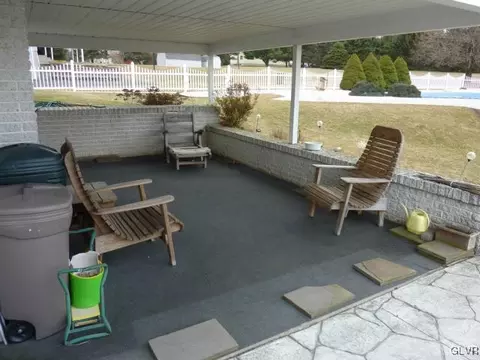 769 Point Phillips Rd, Bath, PA 18014 photo 3