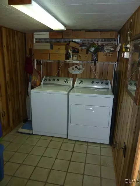 769 Point Phillips Rd, Bath, PA 18014 photo 10
