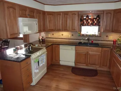 769 Point Phillips Rd, Bath, PA 18014 photo 7