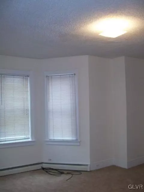 207 E Goepp St, Bethlehem, PA 18018 photo 2