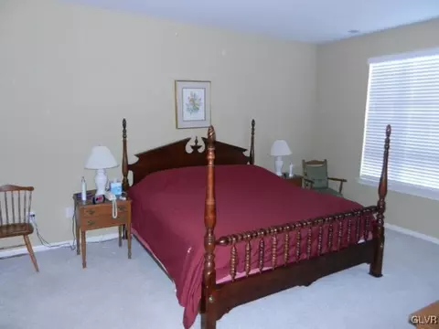 1850 Gregory Pl, Hellertown, PA 18055 photo 4