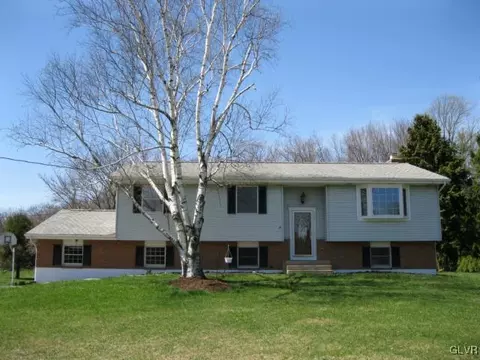 249 E Moorestown Rd, Wind Gap, PA 18091 photo 3
