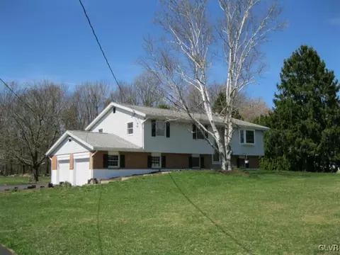 249 E Moorestown Rd, Wind Gap, PA 18091 photo 2