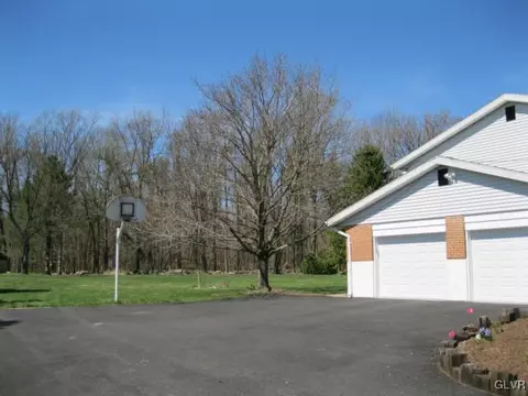 249 E Moorestown Rd, Wind Gap, PA 18091 photo 6