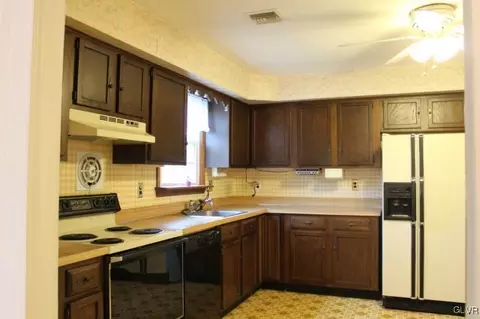 197 Green Hill Rd, Barto, PA 19504 photo 11