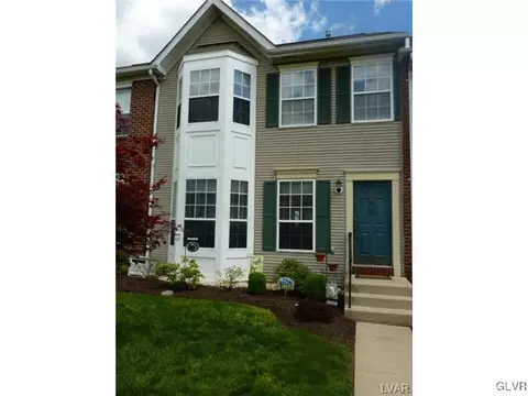 1917 Pine Ct, Hellertown, PA 18055 photo 1