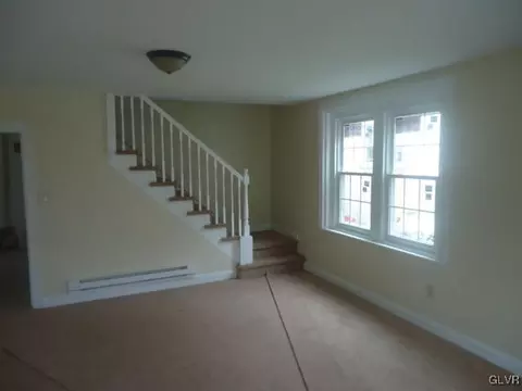 116 Chestnut St, Hellertown, PA 18055 photo 5