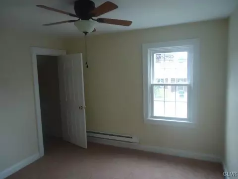 116 Chestnut St, Hellertown, PA 18055 photo 6