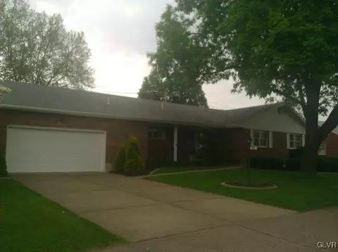 315 E Walnut St, Hellertown, PA 18055 photo 1