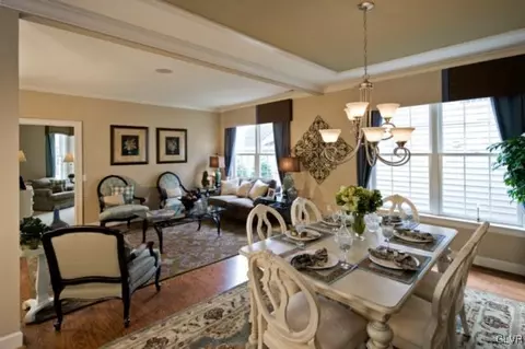 1059 Declaration Dr, Bethlehem, PA 18017 photo 6
