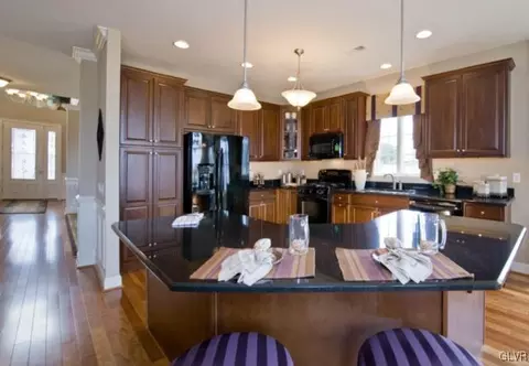 1007 Declaration Dr, Bethlehem, PA 18017 photo 8