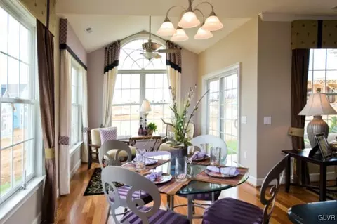1007 Declaration Dr, Bethlehem, PA 18017 photo 4