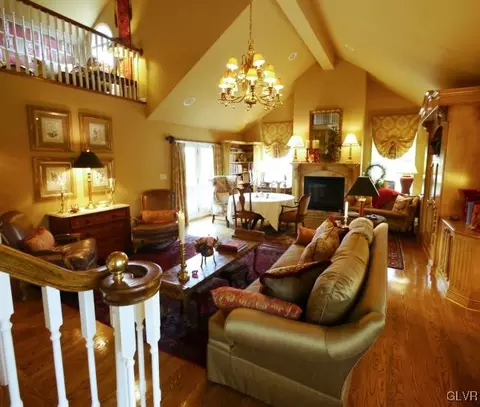 1037 Stone Stack Dr, Bethlehem, PA 18015 photo 4