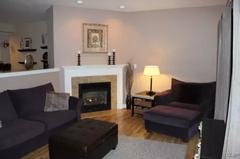 107 Commonwealth Dr, Bethlehem, PA 18020 photo 6