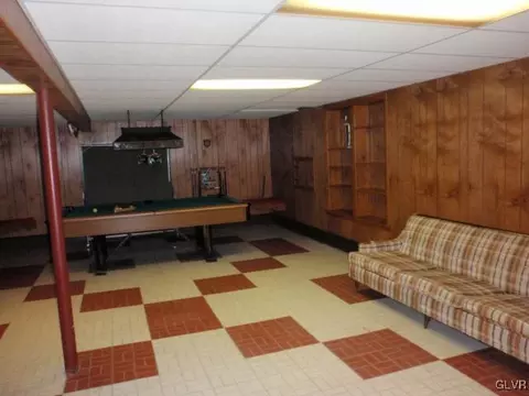 233 E 2nd St, Wind Gap, PA 18091 photo 12