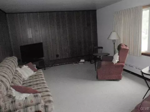 233 E 2nd St, Wind Gap, PA 18091 photo 13