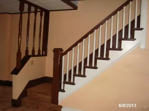 209 E High St, Hellertown, PA 18055 photo 7