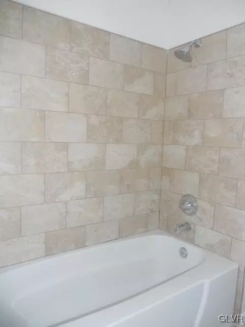 509 Easter Ter, Bath, PA 18014 photo 8