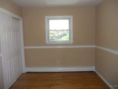 509 Easter Ter, Bath, PA 18014 photo 10