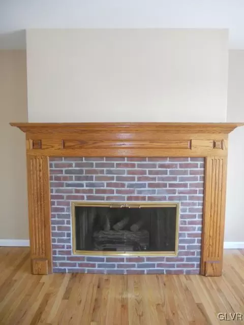 509 Easter Ter, Bath, PA 18014 photo 3