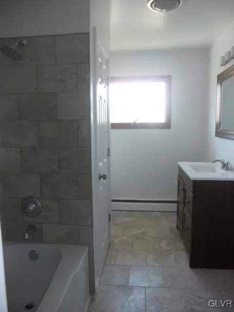 509 Easter Ter, Bath, PA 18014 photo 6
