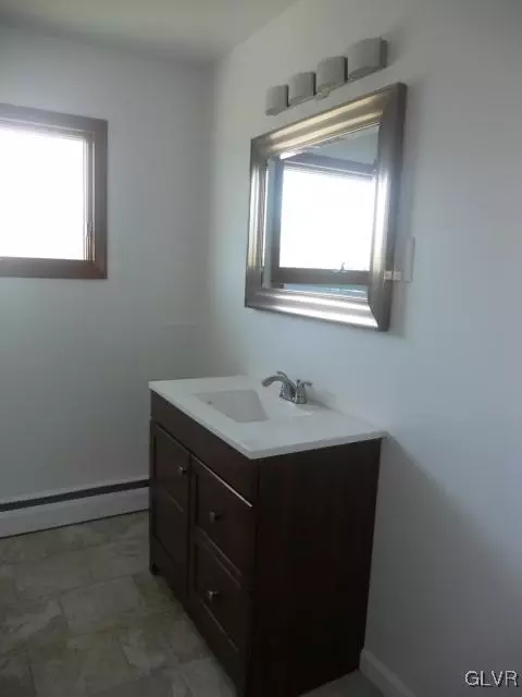 509 Easter Ter, Bath, PA 18014 photo 7