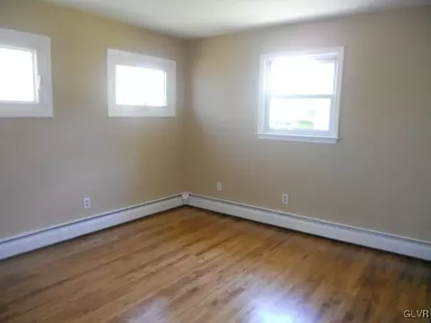 509 Easter Ter, Bath, PA 18014 photo 11