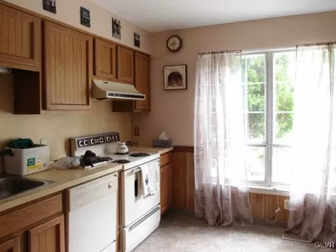 1427 Robert St, Fullerton, PA 18052 photo 8