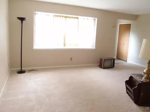 1427 Robert St, Fullerton, PA 18052 photo 5