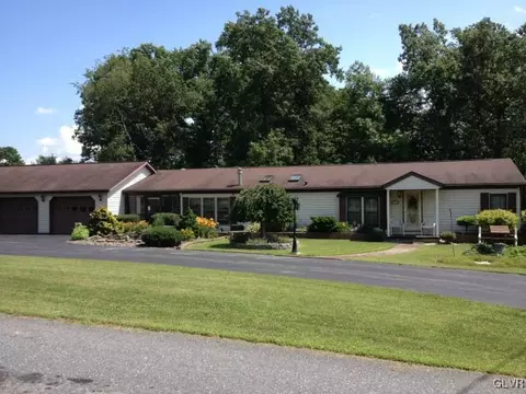 3123 E Walker Rd, Bath, PA 18014 photo 4