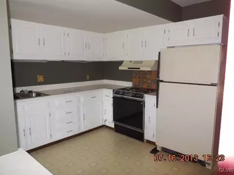 13 Fairway Rd, Reading, PA 19607 photo 3