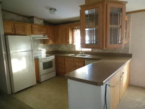 264 Magnolia Ct, Bath, PA 18014 photo 5