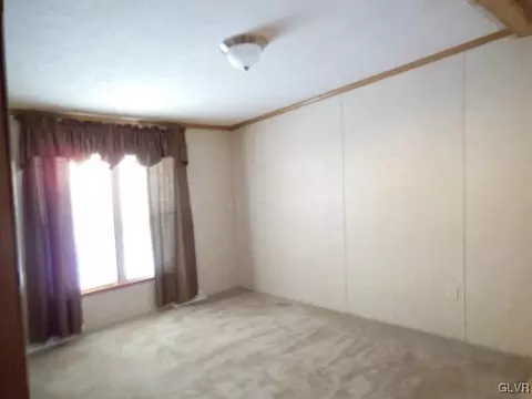 264 Magnolia Ct, Bath, PA 18014 photo 6