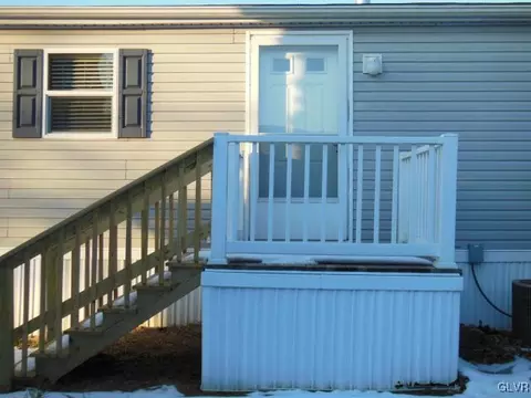 264 Magnolia Ct, Bath, PA 18014 photo 12
